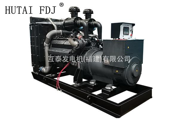 柴油發電機組400KW上（shàng）柴動力（lì） 500KVA互（hù）泰發（fā）電機 The diesel generator team